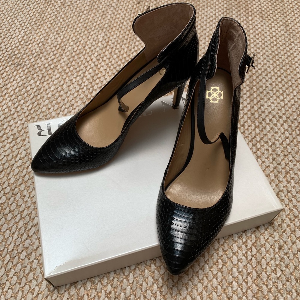 - Anna Taylor strap heel NWT- size 9,5